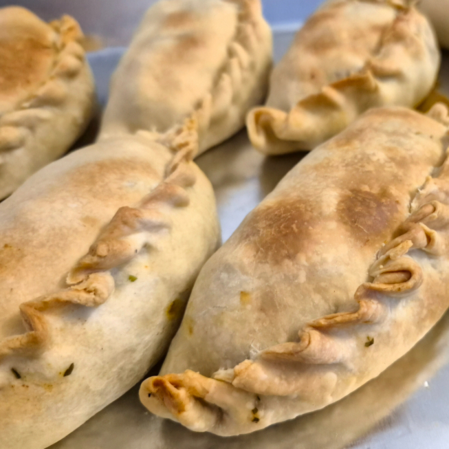 4 EMPANADAS ARGENTINAS DE PEPERONI