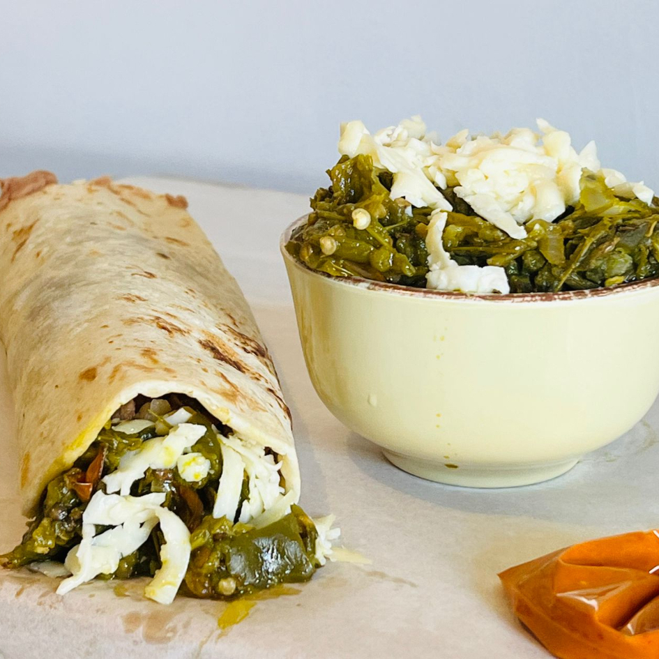 Burrito de Rajas con Queso