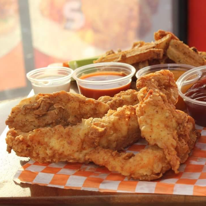 Chicken Tenders + Bebida