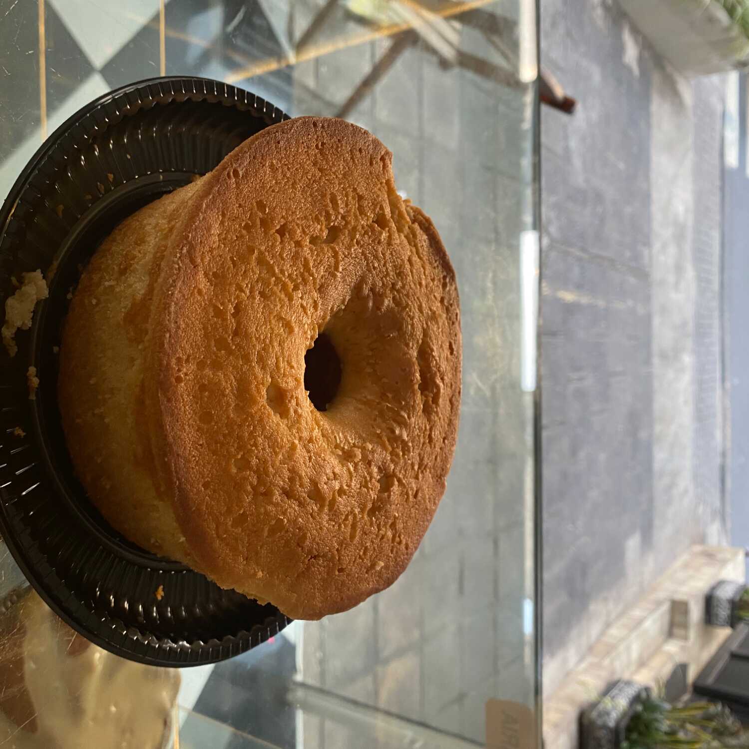 Delicioso bolo caseiro de trigo, com aproximadamente 500g