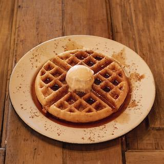 WAFFLE + AFOGATO DE RUFUS THOMAS