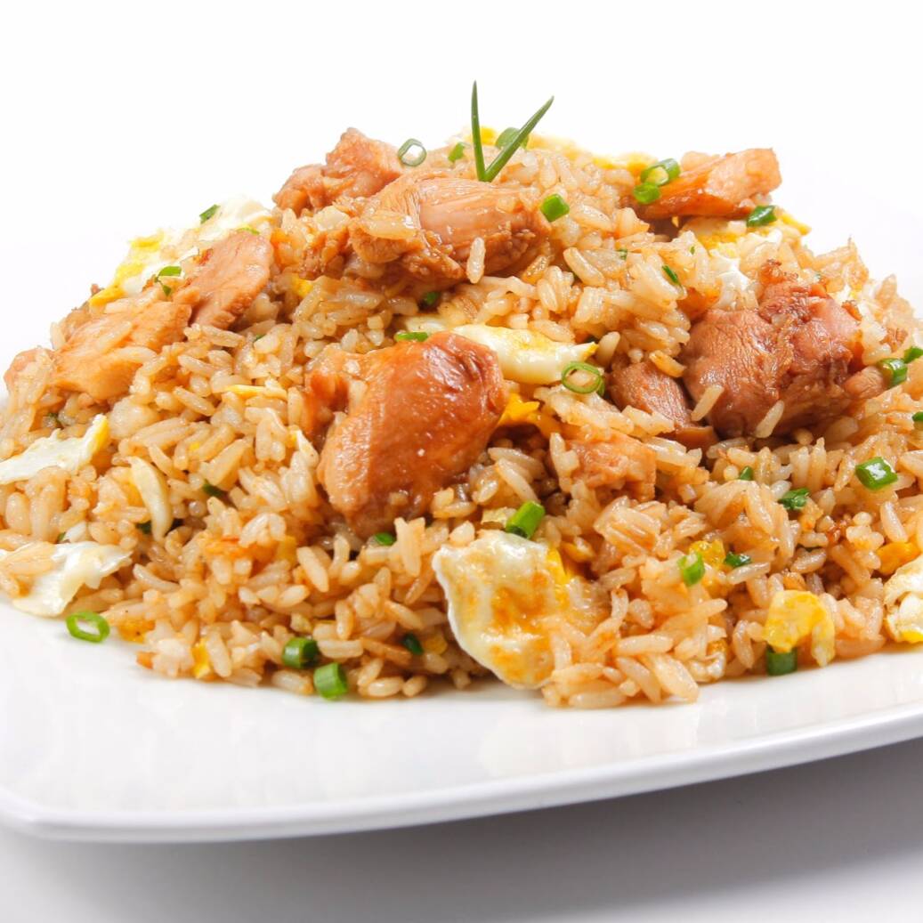 Sopa de Pollo con Tallarín Chino