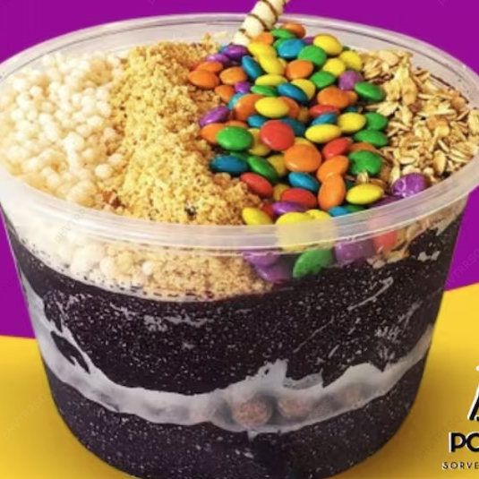 Monte a sua melhor combinação com 4 itens já inclusos! Serve 3 pessoas