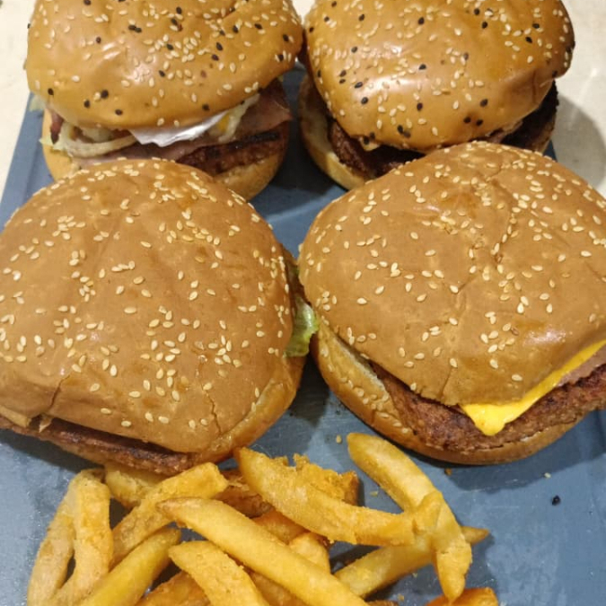 Combo Familiar (4 hamburguesas + 2 papas)