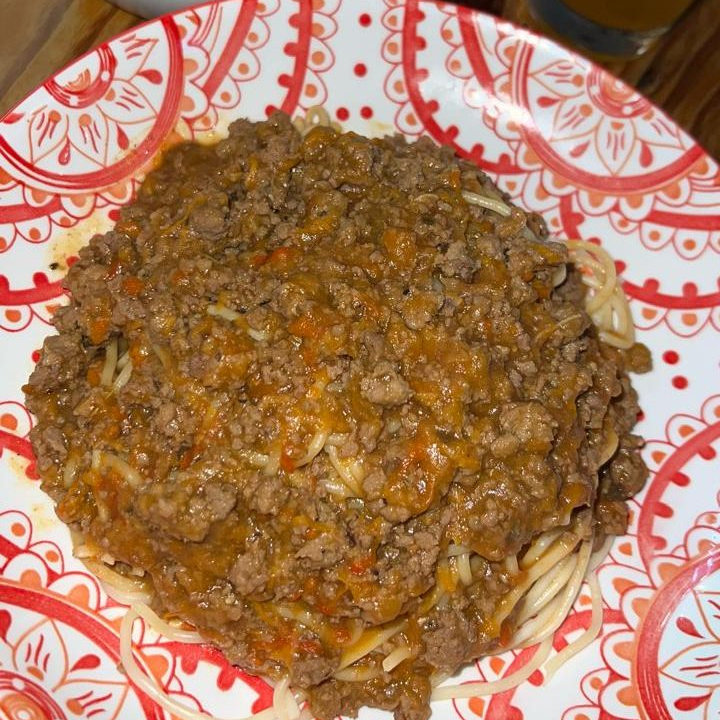 Pastas con Carne en Salsa Boloñesa