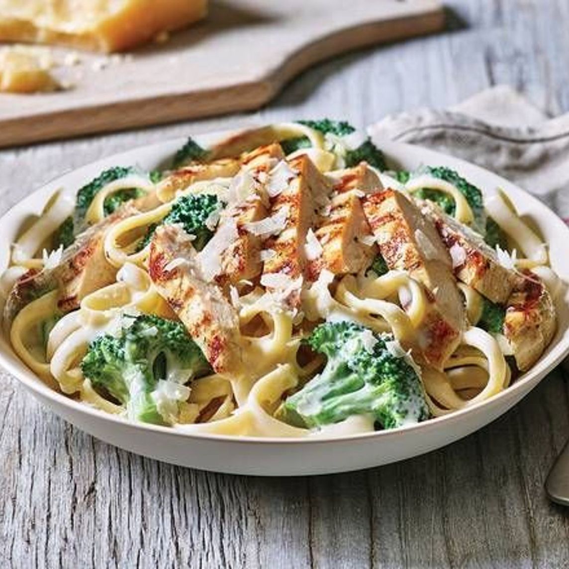 Chicken & Broccoli Alfredo Pasta