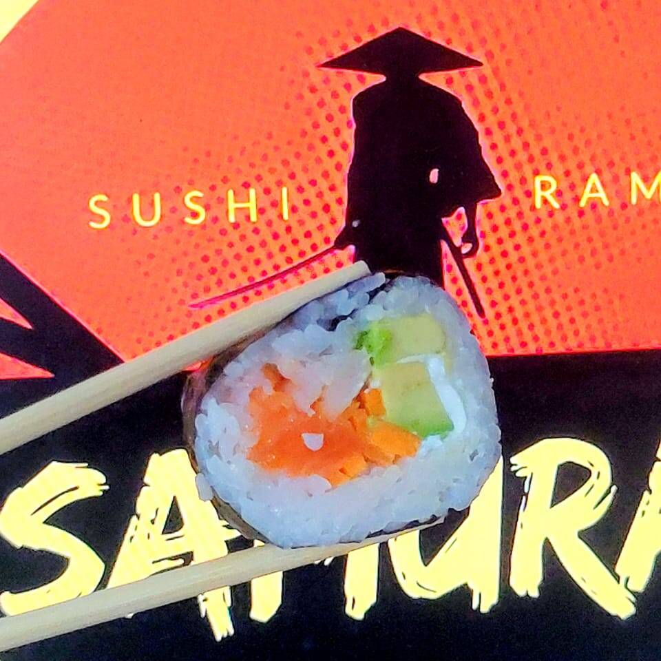 MAKI ROLL SUSHI