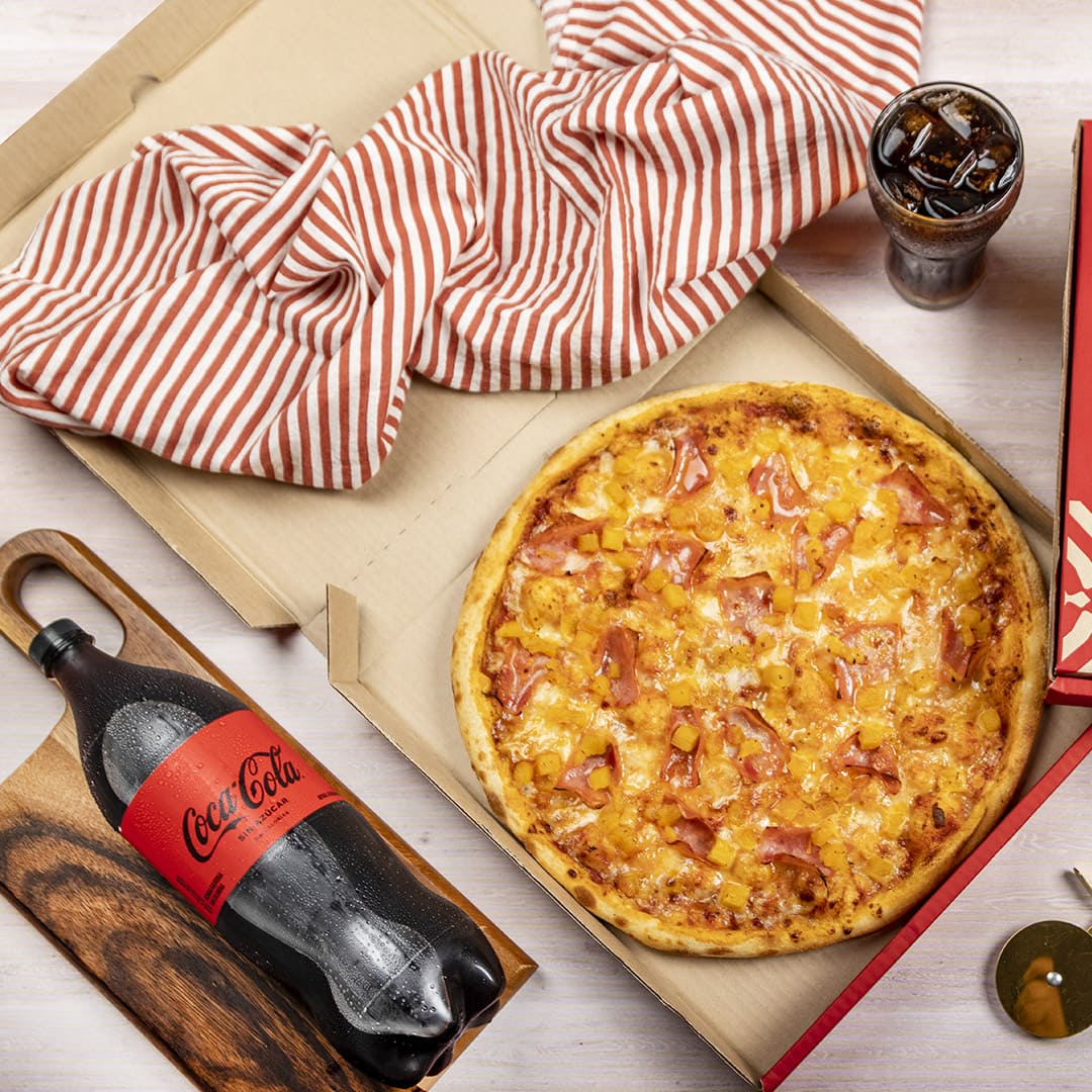 PROMO PIZZA MEDIANA + COCA COLA 1.5 L