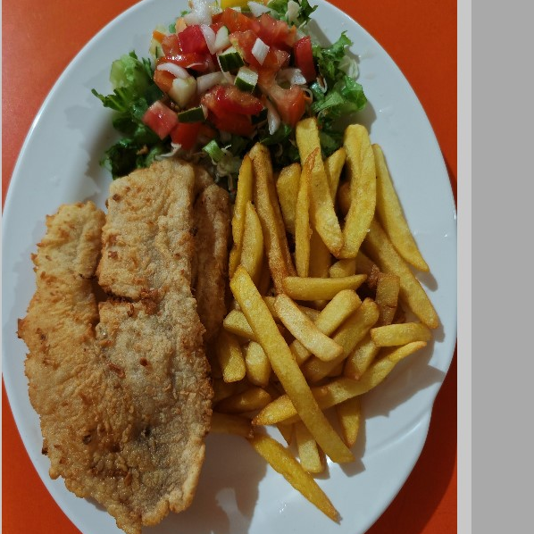 98 - pescado con papas ensalada