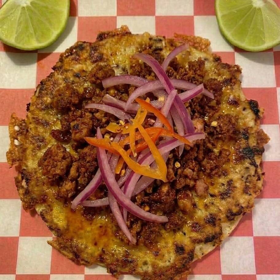 Costra de Queso con Longaniza