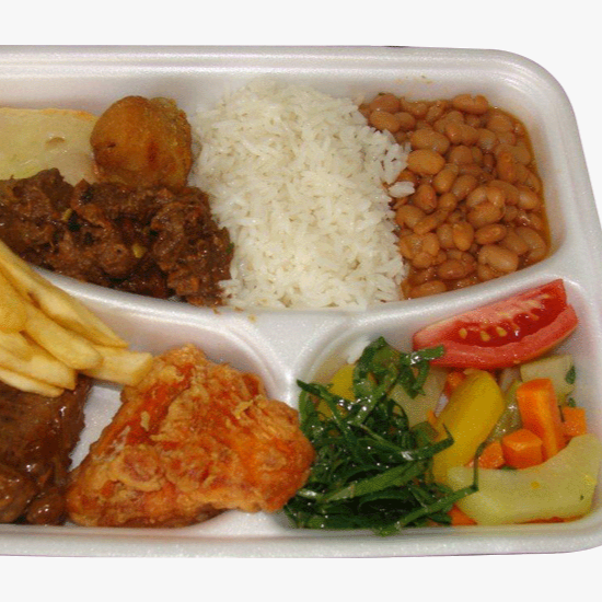 Arroz, feijão, macarrão, legume, salada e duas opções de carnes + uma coquinha gelada de 350ml