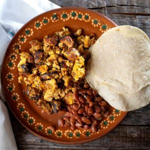 Huevos con Longaniza