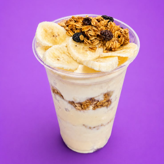 Para quem é fã de cupuaçu, temos somente ele no copo de 300 Ml com acompanhamentos de sua escolha 📸 Produto real. O alimento não foi alterado. Somente o fundo da imagem foi substituído para fins de apresentação.
