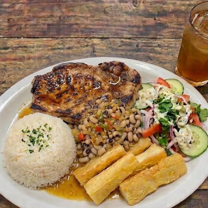 BANDEJA PULPA DE CERDO ASADA