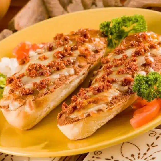 Molletes con carne