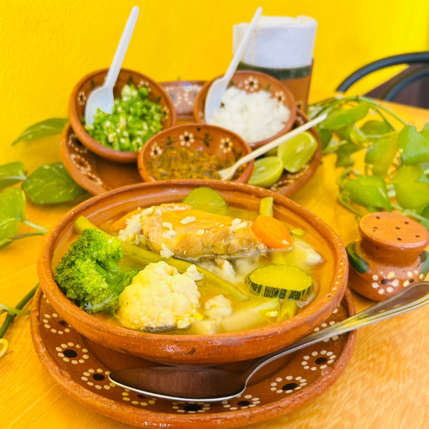 Caldo de Pollo