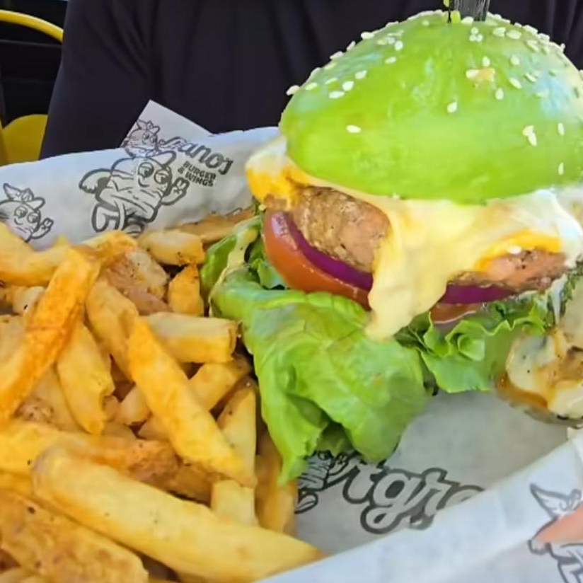 Hamburguesa de Aguacate con Papas