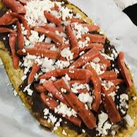 Huarache con Salchicha