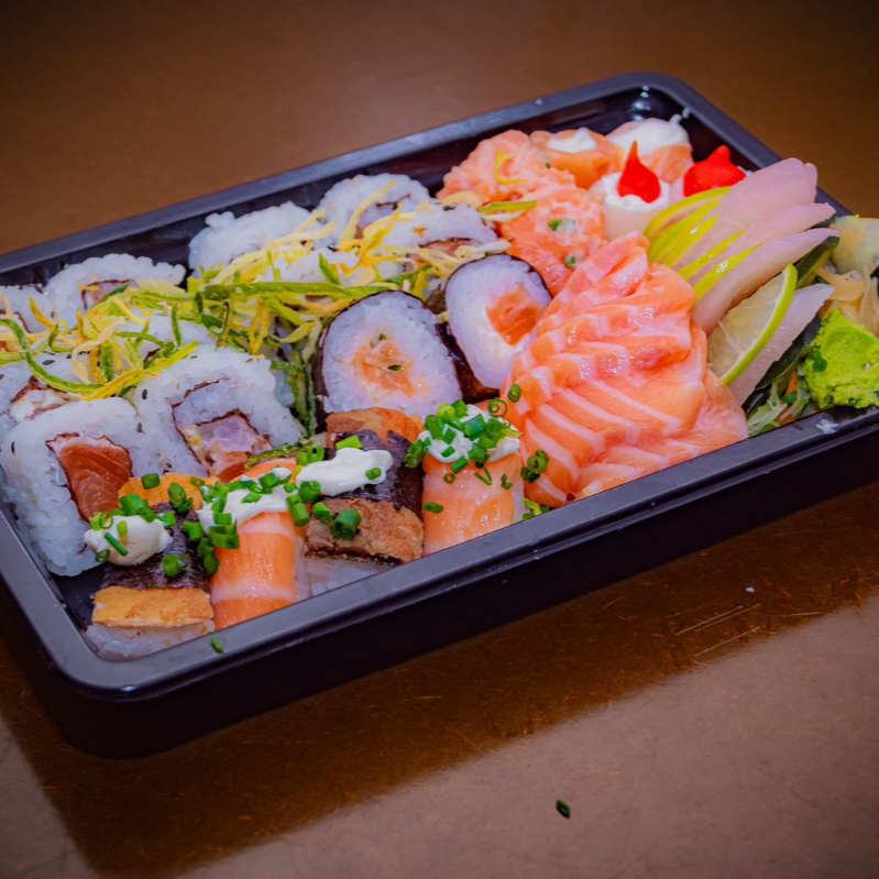 05 Sashimi se salmão 05 Sashimi se tilápia 02 Niguiri skin especial 02 Gunkan tilápia 02 Gunkan salmão 14 Sushis variados