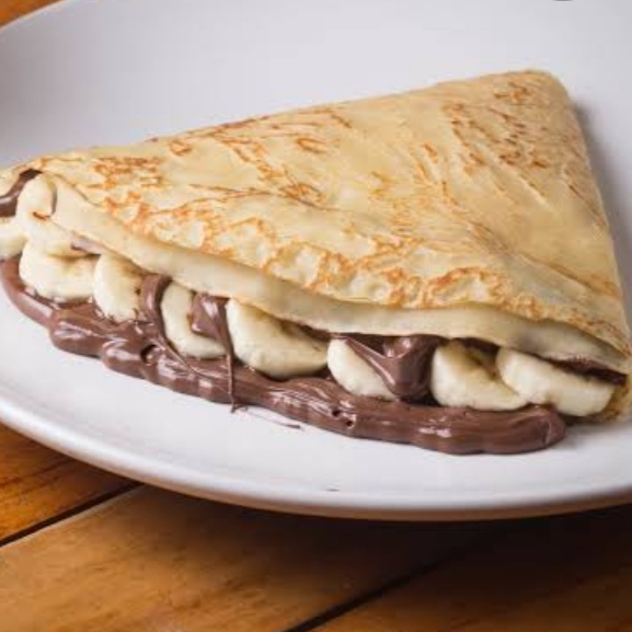 Crepa Con Cajeta y Nuez