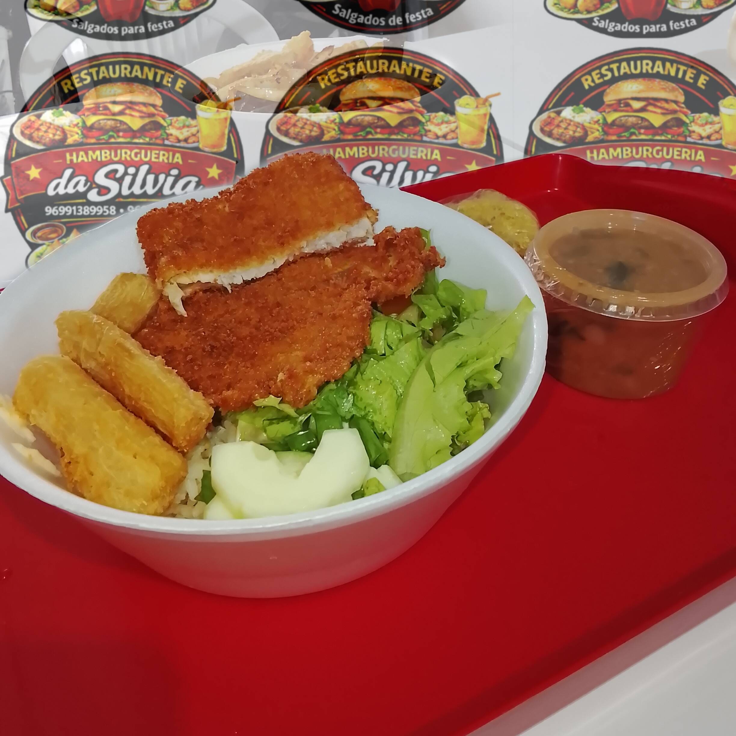 Peixe Crocante, Feijão, arroz, macarrão, salada de maionese, farofa, macaxeira.