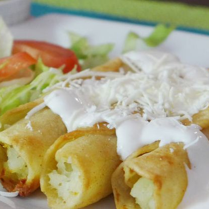 Flautas de Queso (4pz)