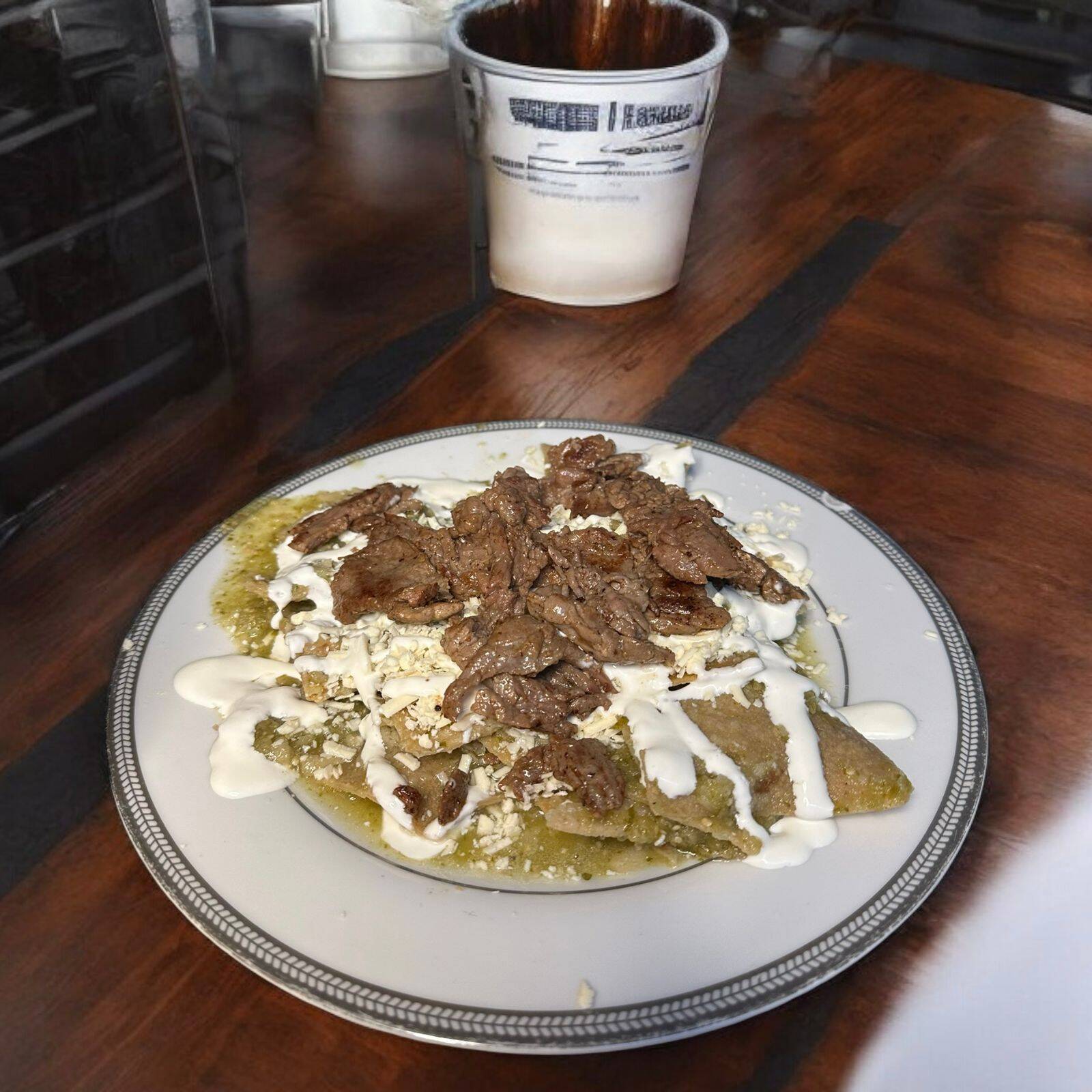 Chilaquiles de carne Asada
