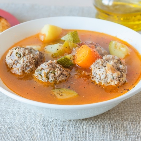 Albóndigas en Caldo