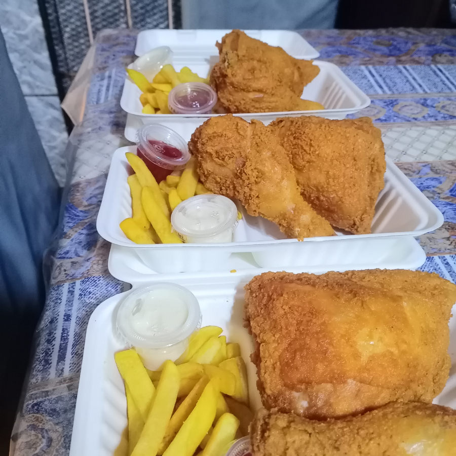 Porcion de Pollo con Papas