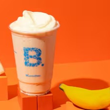 Whey protein neutro (Growth 18g proteína), banana e água de coco. Uma base bem neutra para você personalizar do seu jeito! 500ml *Bebida cremosa para tomar de canudo *Adicione ingredientes para personalizar.