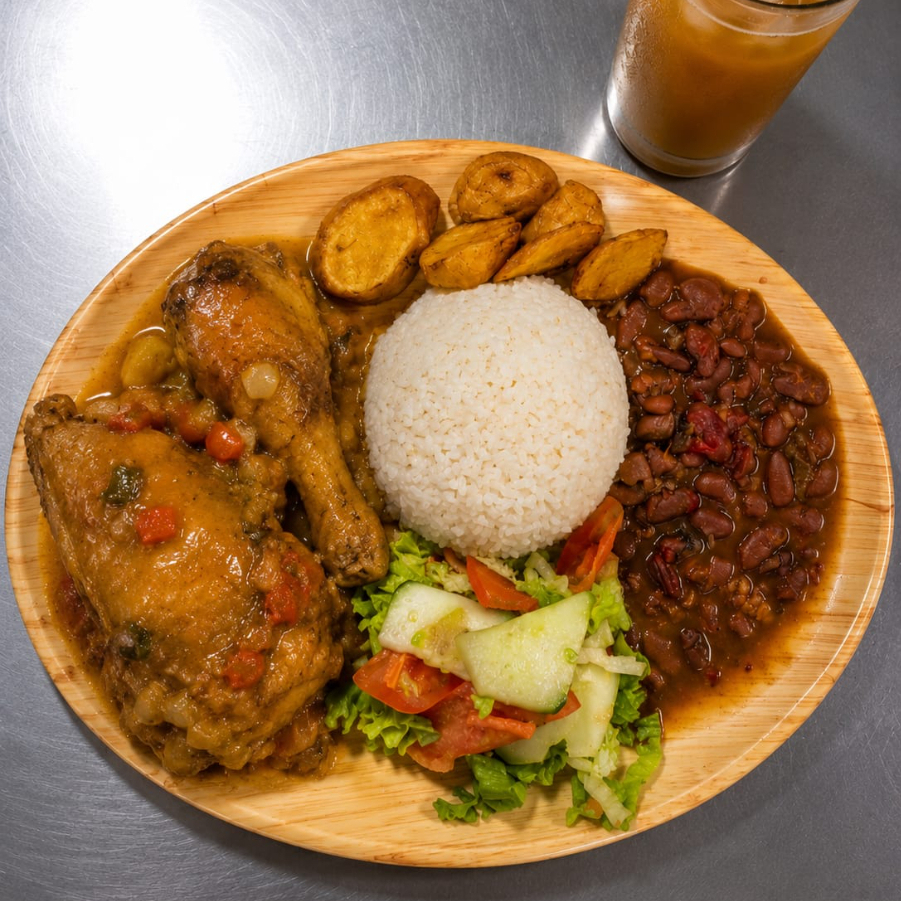 Pierna pernil pollo guisado