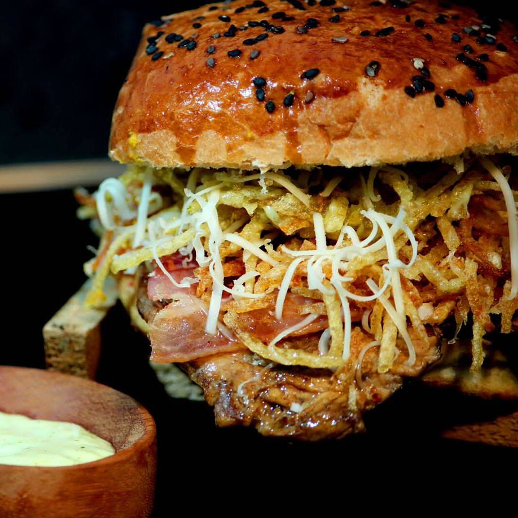 HAMBURGUESA PECHUGA DE POLLO A LA PLACHA SIN GRASA