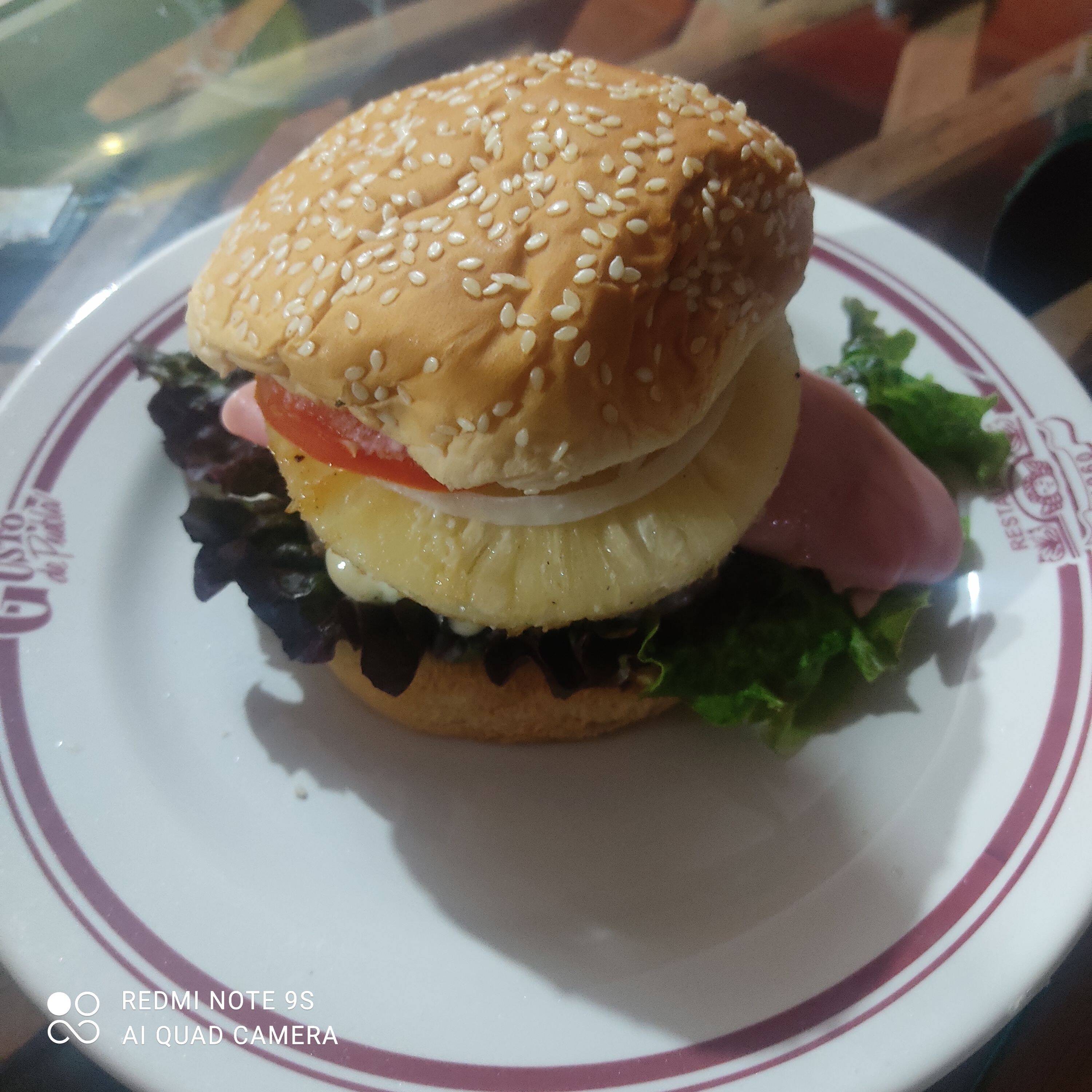 Hamburguesa hawaiana