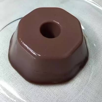 Sobremesa de chocolate com textura macia, cremosa e sabor intenso de brigadeiro. Uma delicia irresistível para quem ama chocolate e nao dispensa um docinho depois da refeição.