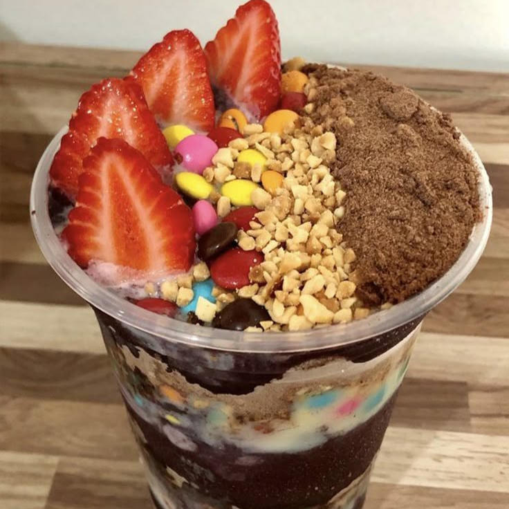 Delicioso Açaí, Monte do seu jeito Com até 4 Adicionais Grátis.