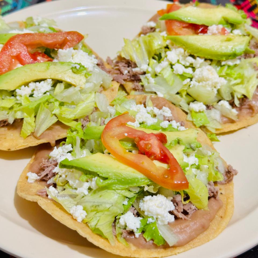 TOSTADAS DE PECHUGA DE POLLO
