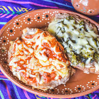 Molletes Picadillo Rojo