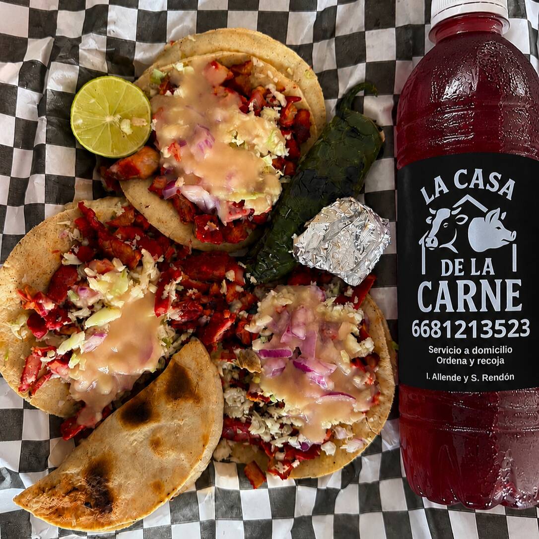 3 Tacos de Maiz Adobada y Bebida