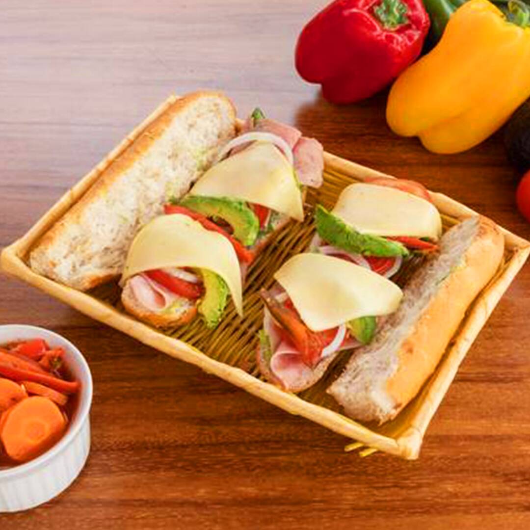 Baguette de Lomo Embuchado y Queso Manchego