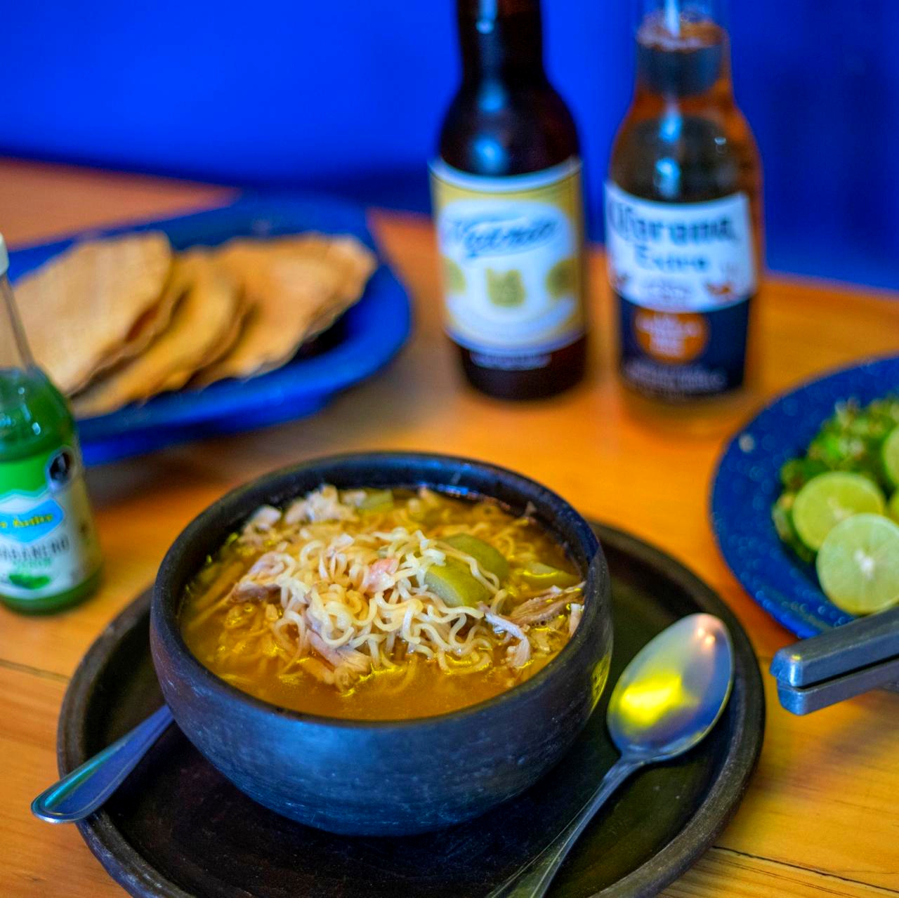 Combo Pinche Caldo + Refresco
