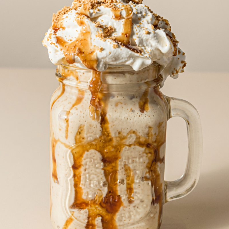 Esse é o puro suco da cremosidade, paçoquita de verdade batida com um delicioso sorvete de baunilha.