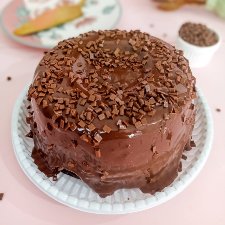 Deliciosamente preparado com uma Massa de Chocolate 50% Cacau, generosamente cobertura com 350 gramas no nosso sensacional Brigadeiro trufado, finalizado com Granulado ao Leite ou Raspas de Chocolate ao Leite (conforme disponibilidade no momento de sua compra) Forma de 18cm, servindo 8 a 10 fatias. . . . ###Tags### promocao promoção desconto entrega gratis entrega rapida oferta combo cupon cupom Nutella nutela Ninho brownie braune chocolate doce morango laka Oreo felicidade bolo no pote bolo vulcao coxinha morango ferrero rocher caseirinho pistache pavê torta brigadeiro gourmet sobremesa