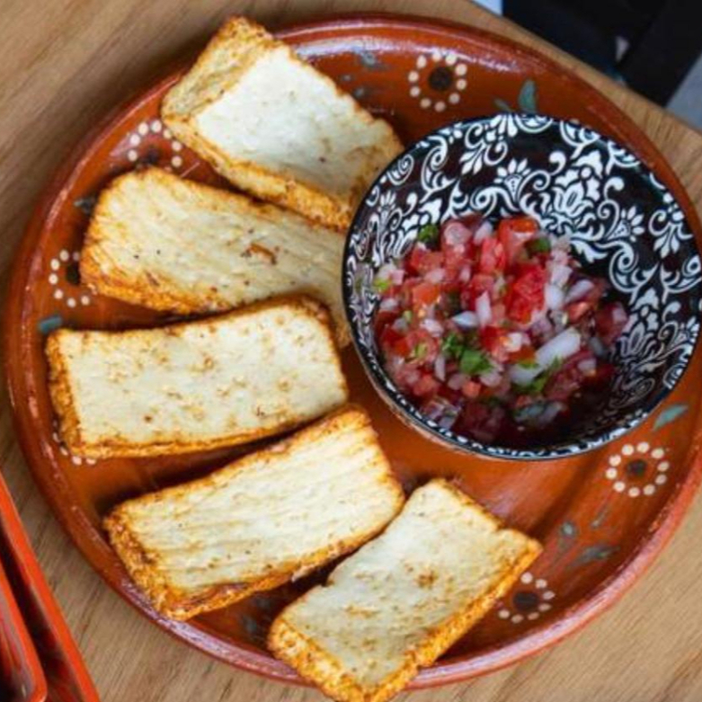 Panela Frita con Pico de Gallo
