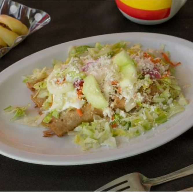 enchilada de pollo deshebrado