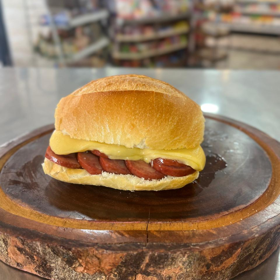Pão Francês, Queijo Prato e Calabresa