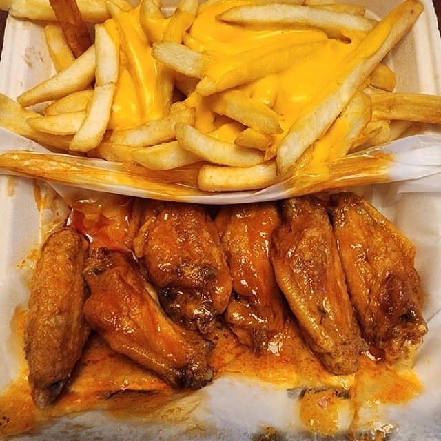 Kilo de Alitas con Papas