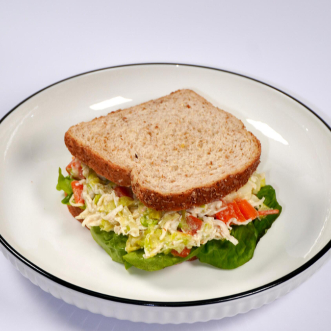 Sandwich ensalada de pollo