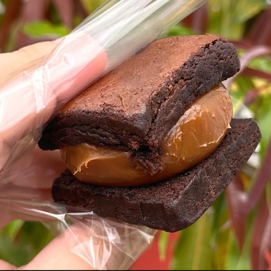 brownie recheado com doce de leite
