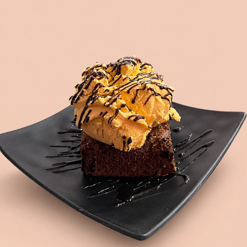 BROWNIE CON HELADO