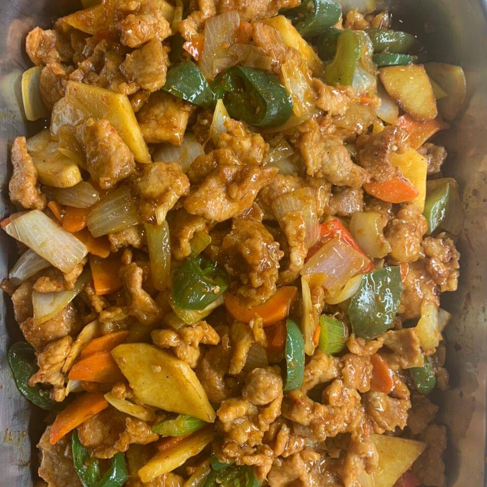 Cerdo Picante con Jícama Chico
